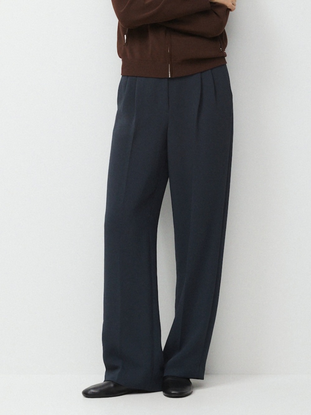 Aritzia Wilfred the Effortless High Waisted Tailored Pleated Trouser Pant